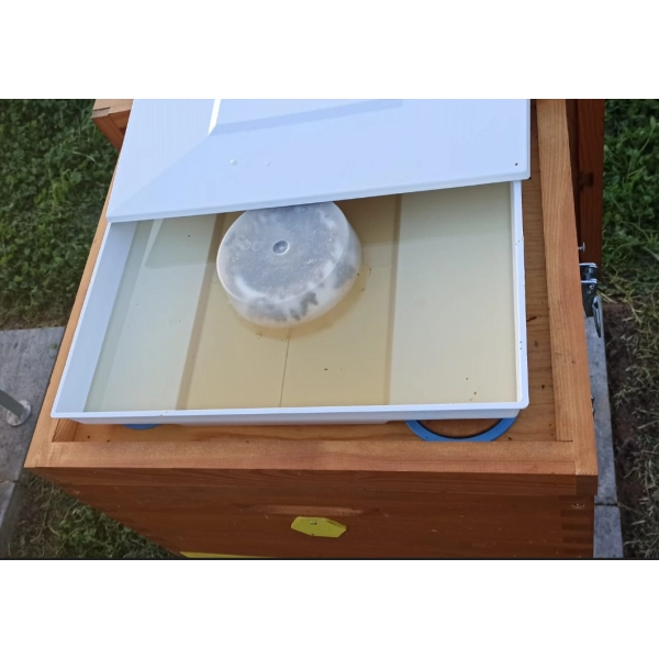 Podkarmiaczka powałkowa prostokątna do ula 12- ramkowego